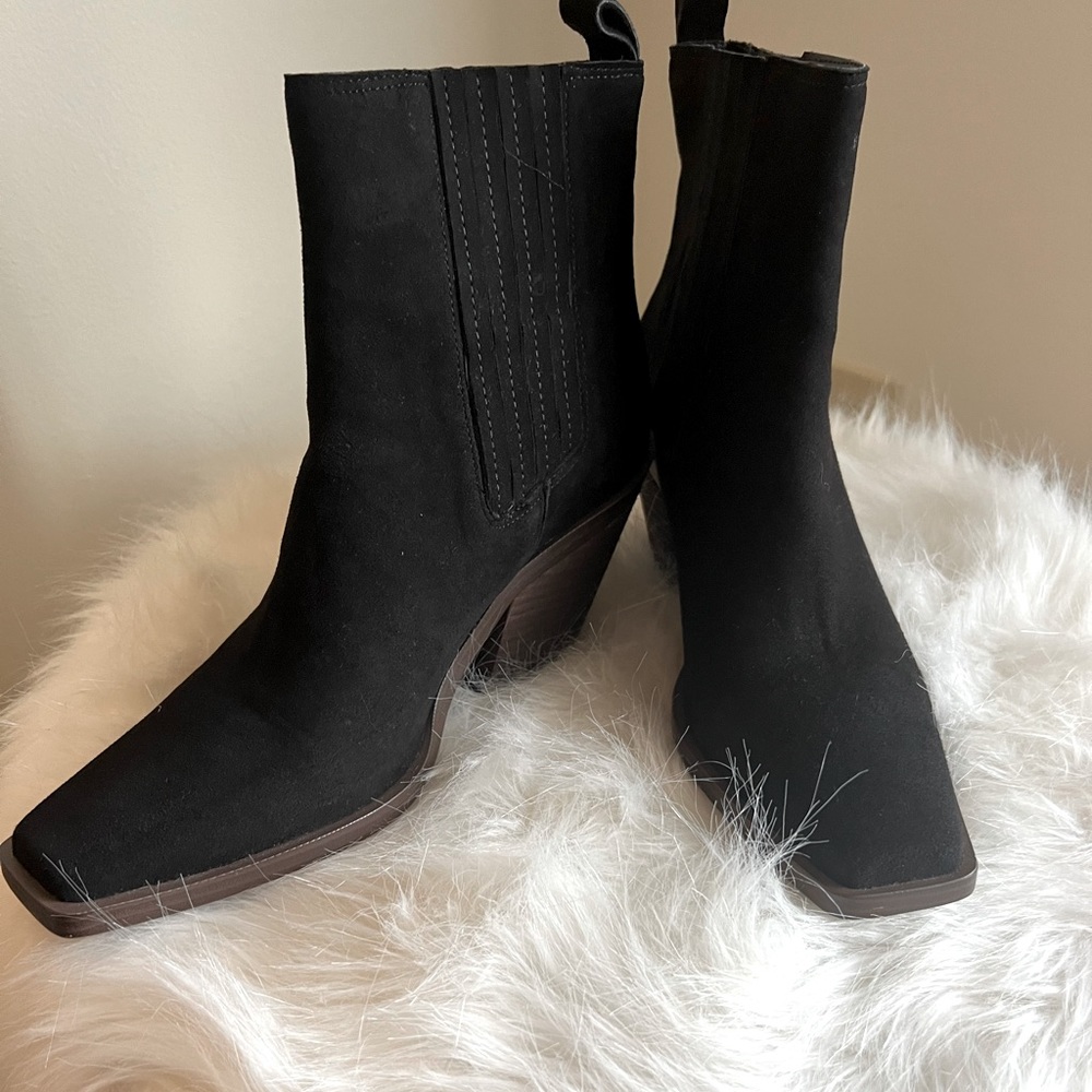 💥👢Vince Camuto Western/Cowboy Booties💥👢
